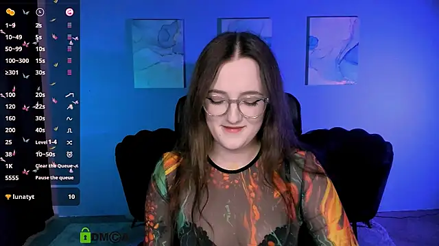 luna berryy online show from 9, 11, 2025