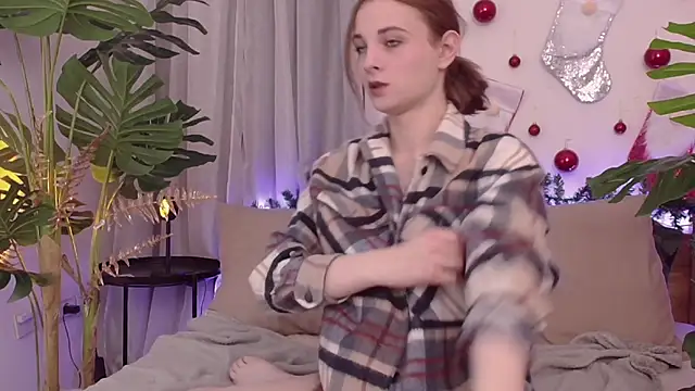 Snapshot of AprilAvery chatting on 27, 12, 2024 AprilAvery online show from 27, 12, 2024