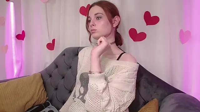 Snapshot of AprilAvery chatting on 8, 2, 2025 AprilAvery online show from 8, 2, 2025