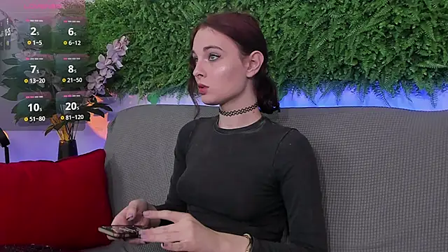 Snapshot of AprilAvery chatting on 5, 3, 2025 AprilAvery online show from 5, 3, 2025