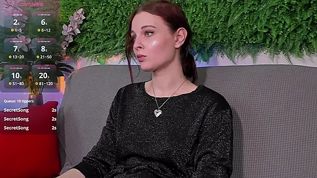 Snapshot of AprilAvery chatting on 11, 3, 2025 AprilAvery online show from 11, 3, 2025