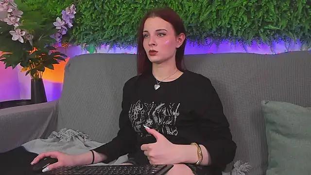 Snapshot of AprilAvery chatting on 20, 3, 2025 AprilAvery online show from 20, 3, 2025