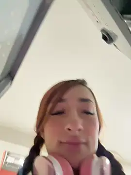 Snapshot of ariiel_ chatting on 22, 2, 2025 ariiel online show from 22, 2, 2025