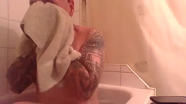 Snapshot of CandiedPompano chatting on 10, 6, 2026 CandiedPompano online show from 10, 6, 2026