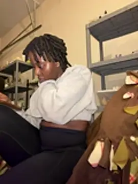 choclatepeaach online show from 5, 2, 2026