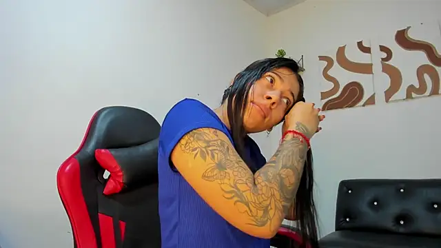 Caro kitty- online show from 1, 12, 2025