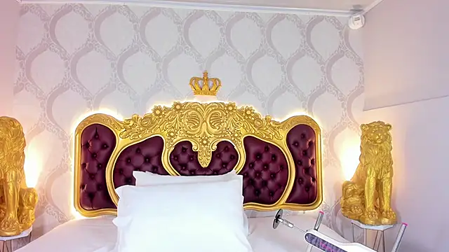 KendralHolson online show from 9, 10, 2025