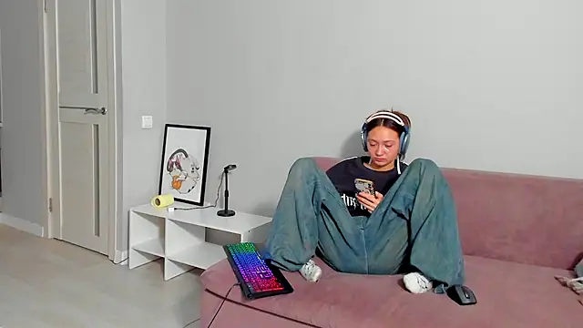 EllaSky xoxo online show from 25, 1, 2025