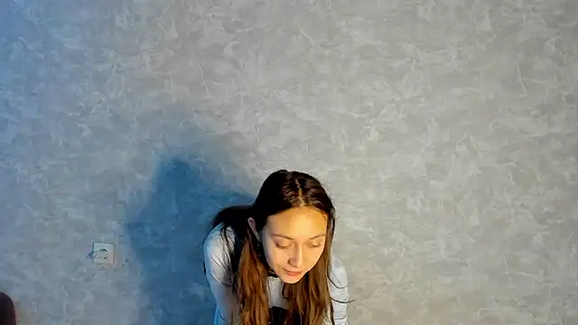 EllaSky xoxo online show from 9, 10, 2025