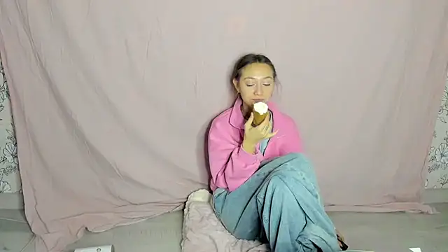 EllaSky xoxo online show from 18, 10, 2025