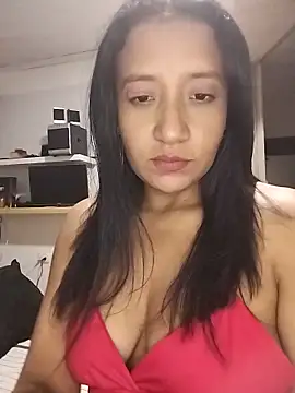 Snapshot of cami_victoria chatting on 3, 6, 2026 cami victoria online show from 3, 6, 2026