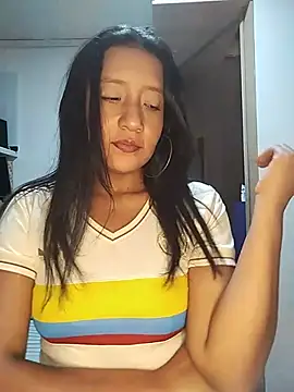 Snapshot of cami_victoria chatting on 17, 6, 2026 cami victoria online show from 17, 6, 2026