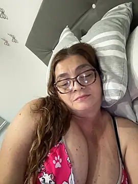 AntonellaAlondra4 online show from 28, 11, 2025