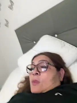 AntonellaAlondra4 online show from 17, 12, 2025