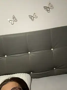 AntonellaAlondra4 online show from 4, 4, 2026