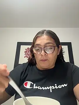 Snapshot of AntonellaAlondra4 chatting on 20, 4, 2026 AntonellaAlondra4 online show from 20, 4, 2026