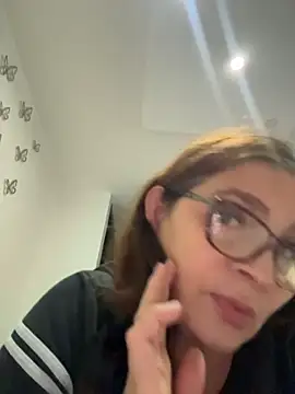 Snapshot of AntonellaAlondra4 chatting on 1, 5, 2026 AntonellaAlondra4 online show from 1, 5, 2026