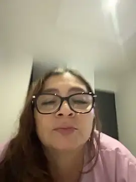 Snapshot of AntonellaAlondra4 chatting on 8, 5, 2026 AntonellaAlondra4 online show from 8, 5, 2026