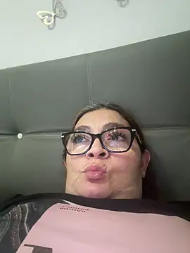 Snapshot of AntonellaAlondra4 chatting on 31, 5, 2026 AntonellaAlondra4 online show from 31, 5, 2026