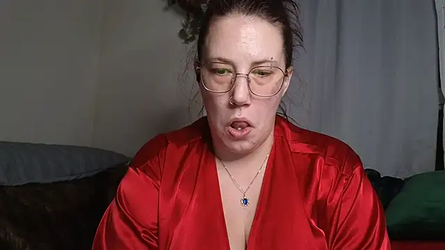 Snapshot of ThickGirlsDoItBetter chatting on 25, 2, 2025 ThickGirlsDoItBetter online show from 25, 2, 2025
