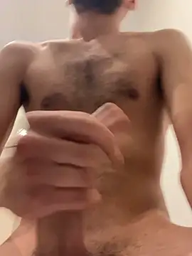 Snapshot of romain698 chatting on 18, 5, 2026 romain698 online show from 18, 5, 2026