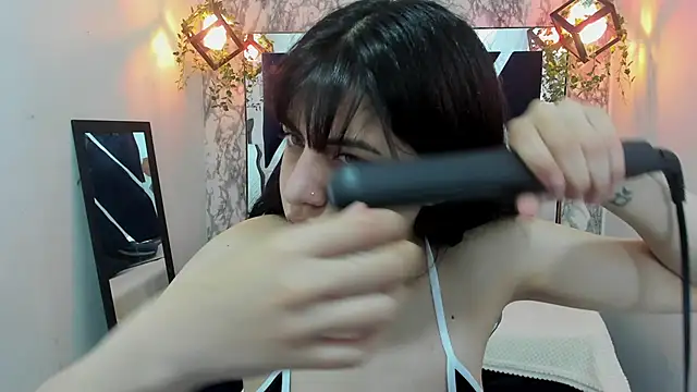 Snapshot of Violet_m chatting on 1, 12, 2024 Violet m online show from 1, 12, 2024