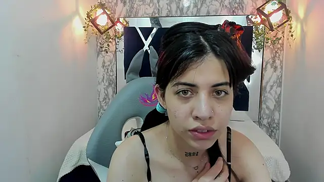 Snapshot of Violet_m chatting on 7, 12, 2024 Violet m online show from 7, 12, 2024
