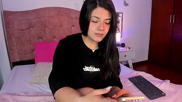 Snapshot of DesireSweet chatting on 13, 5, 2026 DesireSweet online show from 13, 5, 2026