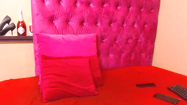 kittykhloe22 online show from 14, 2, 2025