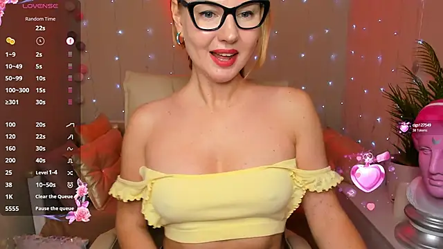Angel Nikole online show from 7, 12, 2024