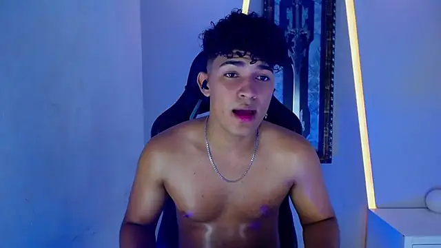 Snapshot of jamescurli_ chatting on 9, 1, 2025 jamescurli online show from 9, 1, 2025