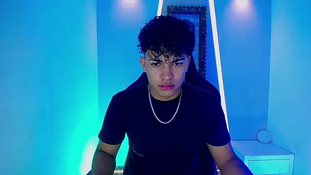 Snapshot of jamescurli_ chatting on 11, 1, 2025 jamescurli online show from 11, 1, 2025