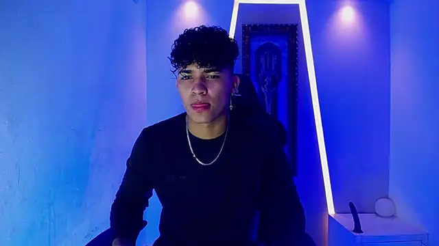 Snapshot of jamescurli_ chatting on 13, 1, 2025 jamescurli online show from 13, 1, 2025