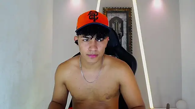 Snapshot of jamescurli_ chatting on 14, 1, 2025 jamescurli online show from 14, 1, 2025