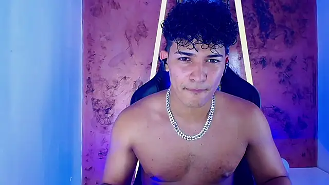 Snapshot of jamescurli_ chatting on 3, 2, 2025 jamescurli online show from 3, 2, 2025