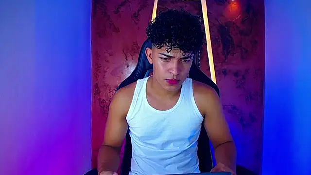 Snapshot of jamescurli_ chatting on 21, 2, 2025 jamescurli online show from 21, 2, 2025