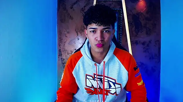 Snapshot of jamescurli_ chatting on 27, 2, 2025 jamescurli online show from 27, 2, 2025
