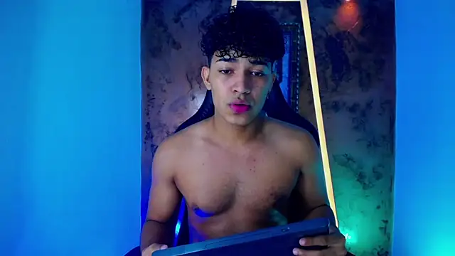 Snapshot of jamescurli_ chatting on 1, 3, 2025 jamescurli online show from 1, 3, 2025