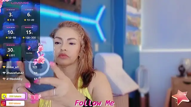 Snapshot of QueenYsuRey chatting on 17, 2, 2025 QueenYsuRey online show from 17, 2, 2025