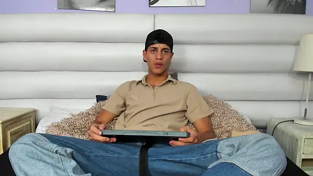 Snapshot of Tyler_Rodriguez chatting on 26, 2, 2025 Tyler Rodriguez online show from 26, 2, 2025