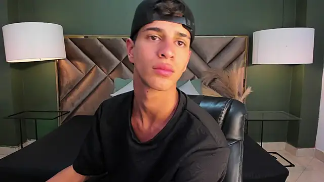 Snapshot of Tyler_Rodriguez chatting on 5, 3, 2025 Tyler Rodriguez online show from 5, 3, 2025