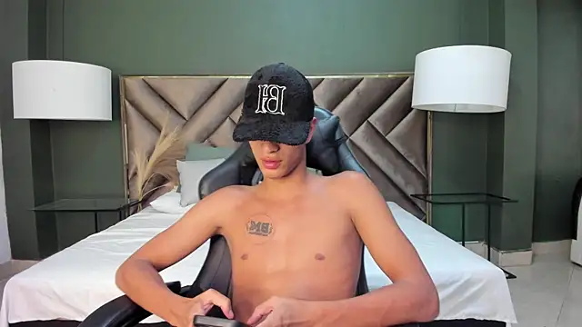Snapshot of Tyler_Rodriguez chatting on 7, 3, 2025 Tyler Rodriguez online show from 7, 3, 2025
