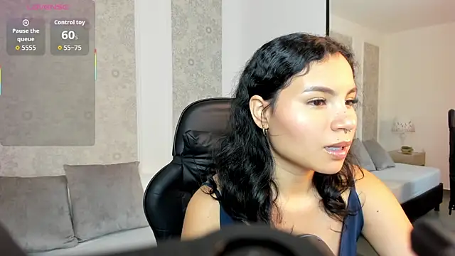 Snapshot of dulce_natyy chatting on 8, 10, 2025 dulce natyy online show from 8, 10, 2025