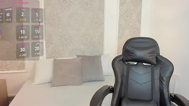 Snapshot of dulce_natyy chatting on 8, 11, 2025 dulce natyy online show from 8, 11, 2025