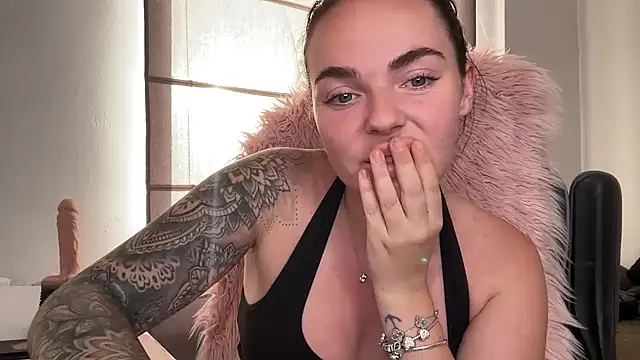 yorkshiregal online show from 10, 3, 2025