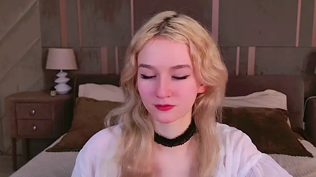 NaomiLoys online show from 7, 3, 2025