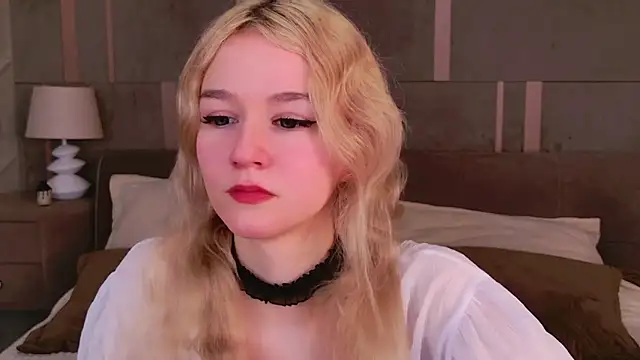 NaomiLoys online show from 7, 3, 2025