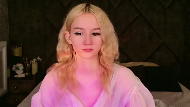 NaomiLoys online show from 14, 11, 2025