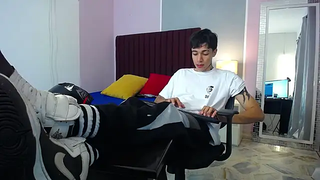 Zacktk7 online show from 2, 1, 2025