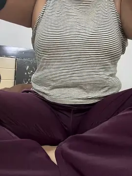 Snapshot of Sexy-Mona2 chatting on 1, 7, 2026 Sexy-Mona2 online show from 1, 7, 2026